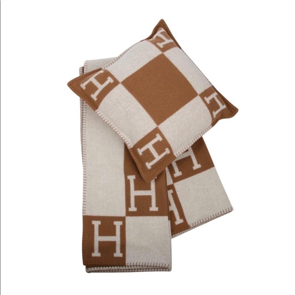 Hermès blanket AVALON lll H camel and ecru throw. - Picture 2 of 8